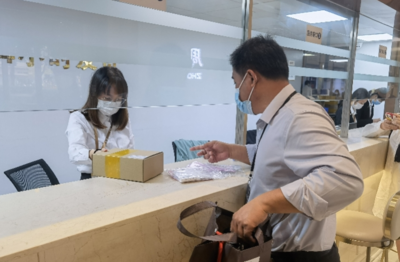 直击罗湖恢复生产秩序首日 “工作让我更有动力”